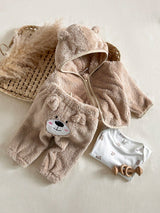 SHEIN Ensemble 3 pièces pour bébé garçon : veste à capuche avec oreilles d'ours marron, barboteuse blanche et pantalon en fourrure, tenue mignonne d'automne-hiver, assortie pour la famille, vêtements décontractés polyvalents