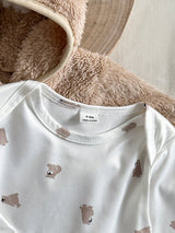 SHEIN Ensemble 3 pièces pour bébé garçon : veste à capuche avec oreilles d'ours marron, barboteuse blanche et pantalon en fourrure, tenue mignonne d'automne-hiver, assortie pour la famille, vêtements décontractés polyvalents