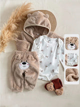SHEIN Ensemble 3 pièces pour bébé garçon : veste à capuche avec oreilles d'ours marron, barboteuse blanche et pantalon en fourrure, tenue mignonne d'automne-hiver, assortie pour la famille, vêtements décontractés polyvalents