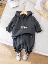 2 pièces Ensemble pull à capuche tricoté décoratif gris automne et pantalon à taille élastique pour bébé garçon. Tenue de sport décontractée tout-aller, convient pour le port en extérieur et en intérieur