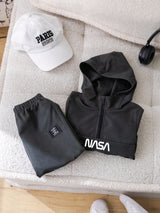 2 pièces Ensemble pull à capuche tricoté décoratif gris automne et pantalon à taille élastique pour bébé garçon. Tenue de sport décontractée tout-aller, convient pour le port en extérieur et en intérieur