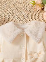 Souflis Souflis Manteau de robe d'anniversaire élégante d'hiver blanc pour bébé fille. Veste à ligne A en mélange de laine avec col bouffant, nœud 3D et manches longues. Tenue de princesse chaude et de couleur unie