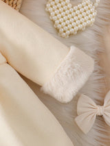 Souflis Souflis Manteau de robe d'anniversaire élégante d'hiver blanc pour bébé fille. Veste à ligne A en mélange de laine avec col bouffant, nœud 3D et manches longues. Tenue de princesse chaude et de couleur unie