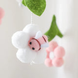 Mobile Bébé Petites Fleurs et Abeilles